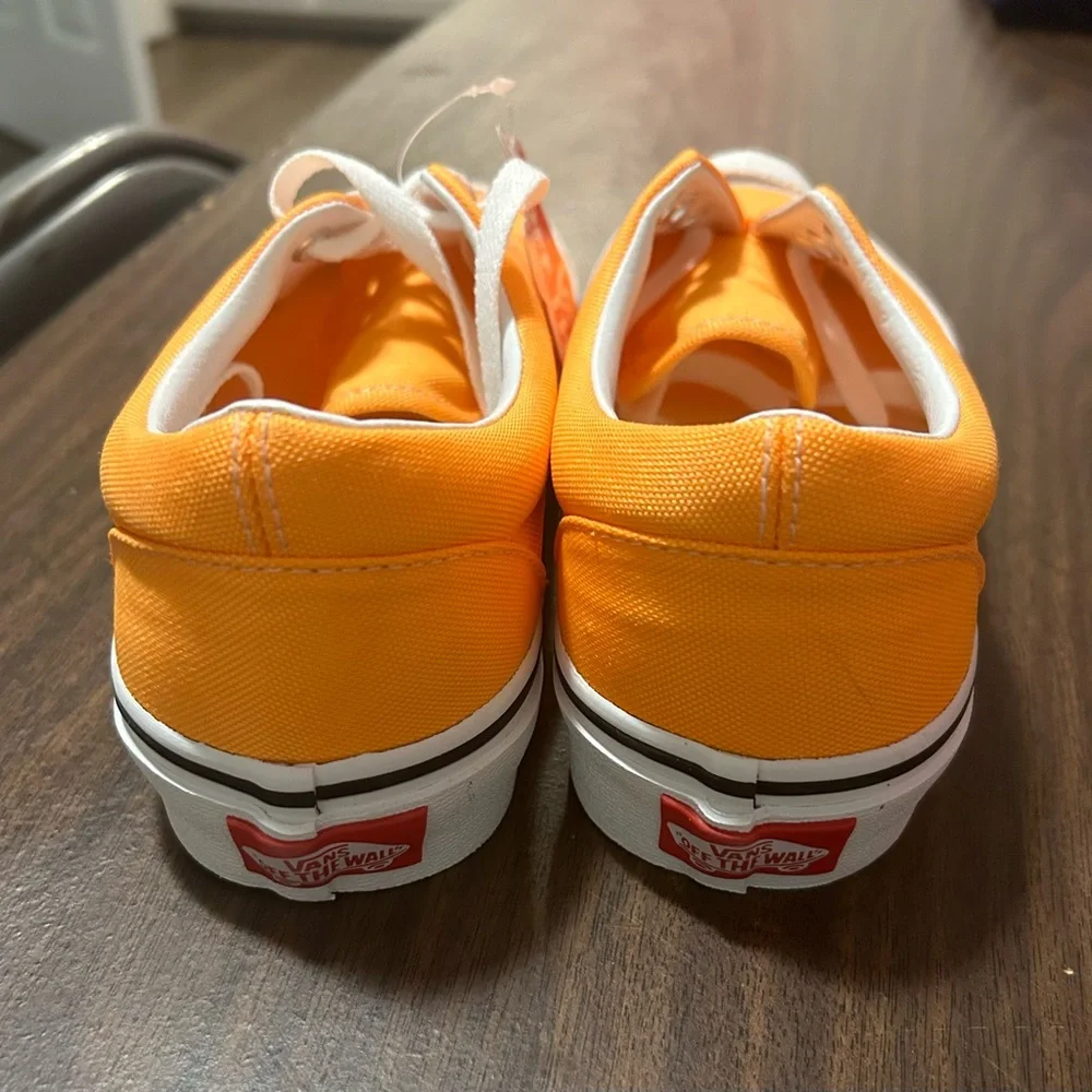Vans - Picture 4 of 5